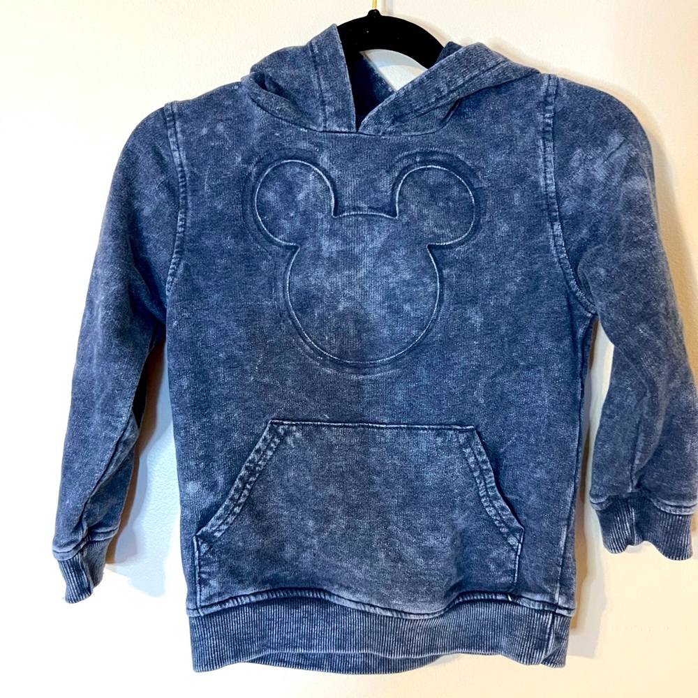 Mickey Mouse Disney sweatshirt size 3! In great condition! Looks so cute on!